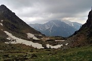 80 Scendendo la splendida selvaggia Valle della Mencucca...a pianori